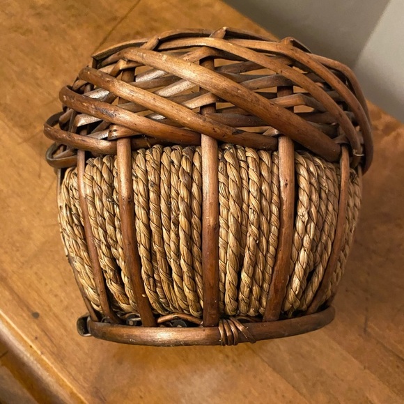 Vintage Wicker Woven Basket 7 X 5” - Picture 6 of 7